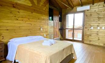 Imagem 3: Sobrado próximo ao centrinho do Rosa em Ibiraquera