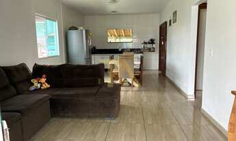 Imagem: Casa ampla com espaço para lazer em Araçatuba