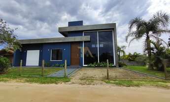 Imagem 2: Casa à venda na Praia do Ouvidor, Garopaba-SC: 2 quartos, 2 suítes, 2 salas, 2 banheiros