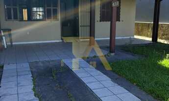 Imagem: Casa com edícula no Centro de Garopaba