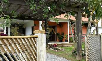 Imagem 3: Casa à Venda em Garopaba-SC: 3 Quartos, 1 Suíte, 124,47m² no Bairro Areias da Palhocinha