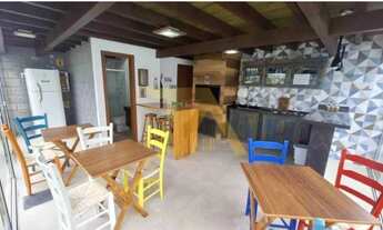 Imagem 5: Casa mobiliada com orientação solar nascente, localizada em condomínio com apenas quatro u