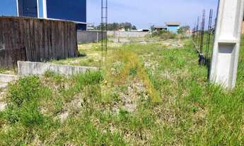 Imagem 2: Terreno Amplo de 450m² para Construção e Investimento