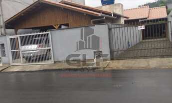 Imagem: Casa a venda na cidade de Itapema/SC no