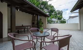 Imagem 6: Casa em Bombinhas/SC, bairro Morrinhos. Com 3 Quartos e 4 vagas de garagem. Apenas 300 met