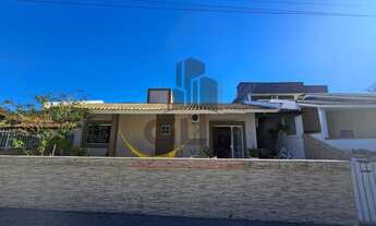 Imagem 2: Casa Mobiliada na cidade de Itapema/SC, Bairro Várzea em Condomínio Fechado, Com 3 Quartos