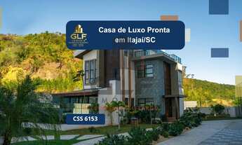 Imagem: Casa de luxo na cidade de Itajaí/SC, no