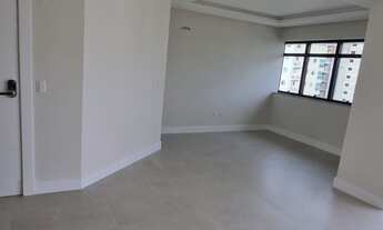 Imagem 4: Apartamento Pronto de luxo à venda na Meia Praia de Itapema-SC: 3 quartos, 3 suítes, 4 ba