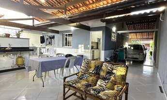 Imagem 2: Casa linear em condomínio fechado, com 3 quartos e 1 suíte, à venda por R$ 970.000,00