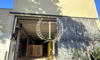 Imagem 2: Galpão Comercial à Venda em Presidente Altino, Osasco-SP: 4 Vagas de Garagem e 350m² de Ár