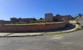 Imagem: Terreno de Esquina de 625m² à Venda em