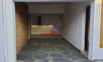 Imagem 2: Casa à Venda em Campinas-SP: 3 Quartos, 1 Suíte, 4 Vagas de Garagem - Edícula no Jardim No