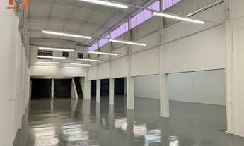 Imagem: Galpão totalmente reformado, localizado