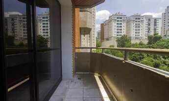 Imagem 5: Apartamento de alto padrão com 3 quartos e 3 vagas no Jardim Ampliação, São Paulo-SP!