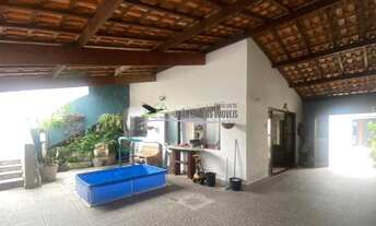 Imagem: Sobrado com edícula, terraço amplo e vista