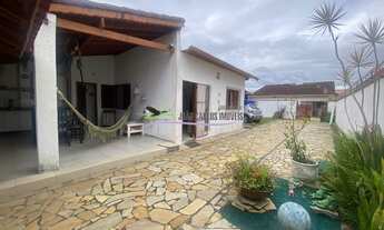 Imagem 2: Imóvel com 2 casas lado praia. 3 dorms, 8 vagas e varanda gourmet