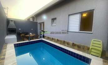 Imagem: Casa mobiliada em condomínio com piscina