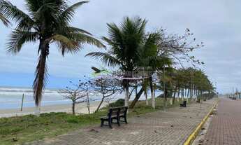 Imagem 3: Casa em condomínio à beira-mar no Suarão com 3 dormitórios, suíte, área gourmet, piscina e