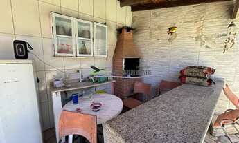 Imagem 4: Imóvel Imponente à Venda em Itanhaém-SP: Casa de 4 Quartos, 2 Suítes, Piscina e 3 Vagas de