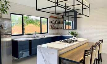 Imagem: Casa de 340m2, terreno de esquina com 465m2