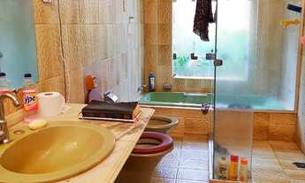 Imagem 6: Casa de alto padrão estilo clássico e atemporal