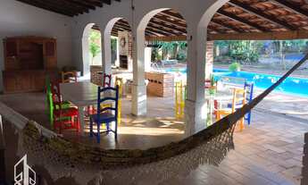 Imagem 7: Casa de alto padrão estilo clássico e atemporal