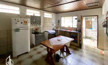 Imagem 4: Casa com ótima localização e arborizada, no Conjunto Marechal Rondon, em frente ao Shoppin