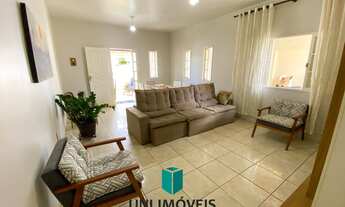 Imagem: Excelente casa linear à venda na Praia