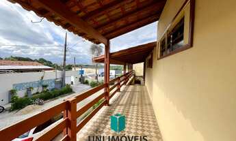 Imagem: Casa ampla triplex à venda em Setiba