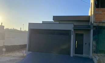 Imagem 2: Imperdível Casa à Venda em Indaiatuba-SP, Jardim Monte Carlo: 2 quartos, 1 suíte, 2 banhei