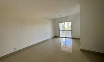 Imagem 2: Imóvel Espaçoso no Centro : Apartamento de 3 Quartos com Suíte e 2 Vagas de Garagem em Ind