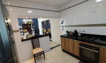 Imagem 7: Magnífica Casa à Venda em Indaiatuba-SP, no Jardim Europa. Com 3 Quartos, 1 Suíte e 150m²