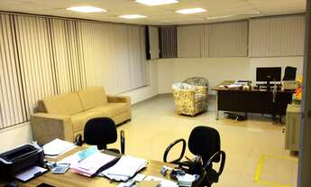 Imagem: Sala Comercial em Laurdo de Feritas com