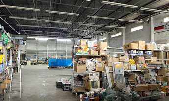 Imagem 4: Galpão comercial para locação em São Paulo-SP, bairro Fazenda da Juta: 3 banheiros, 30 vag