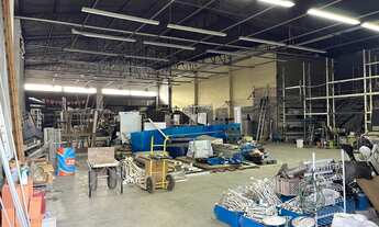 Imagem 6: Galpão comercial para locação em São Paulo-SP, bairro Fazenda da Juta: 3 banheiros, 30 vag