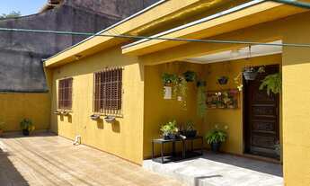 Imagem 2: Imperdível Casa à Venda em São Paulo-SP, Vila Califórnia: 4 Quartos, 2 Salas, 3 Banheiros