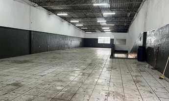 Imagem 5: Galpão Comercial para Locação em São Paulo-SP: 1 Sala, 2 Banheiros, 12 Vagas de Garagem, 5