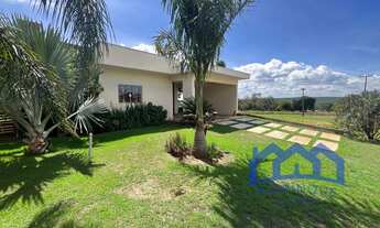 Imagem 4: Casa com 3 Quartos e 2 banheiros à Venda, 450 m² por R$ 750.000 Cód. ch1580