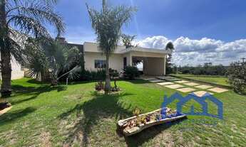 Imagem 2: Casa com 3 Quartos e 2 banheiros à Venda, 450 m² por R$ 750.000 Cód. ch1580