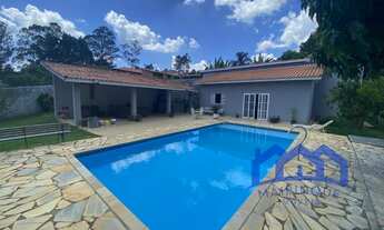 Imagem: Chácara com 3 Quartos e 2 Banheiros à