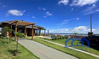 Imagem: Casa com 3 Quartos e 4 banheiros à Venda