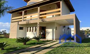 Imagem: Casa com 3 Quartos e 4 banheiros à Venda