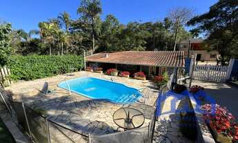 Imagem: Chácara com 2 Quartos e 3 banheiros à