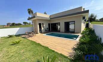 Imagem: Casa com 3 Quartos e 2 banheiros à Venda