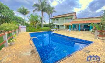 Imagem: Chácara com 6 Quartos e 8 banheiros à