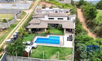 Imagem: Chácara com 3 Quartos e 4 banheiros à