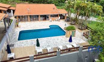 Imagem: Chácara com 5 Quartos e 6 Banheiros à