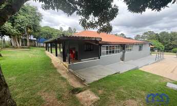 Imagem: Chácara com 4 Quartos e 2 banheiros à