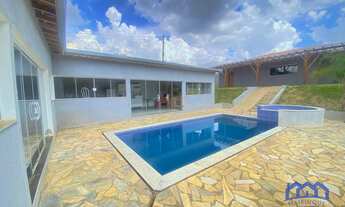 Imagem: Chácara com 3 Quartos e 2 banheiros à