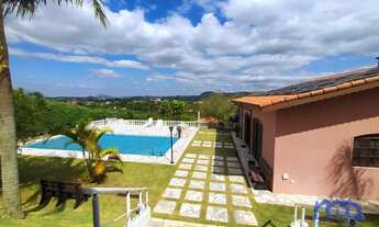 Imagem: Chácara com 3 Quartos e 5 banheiros à